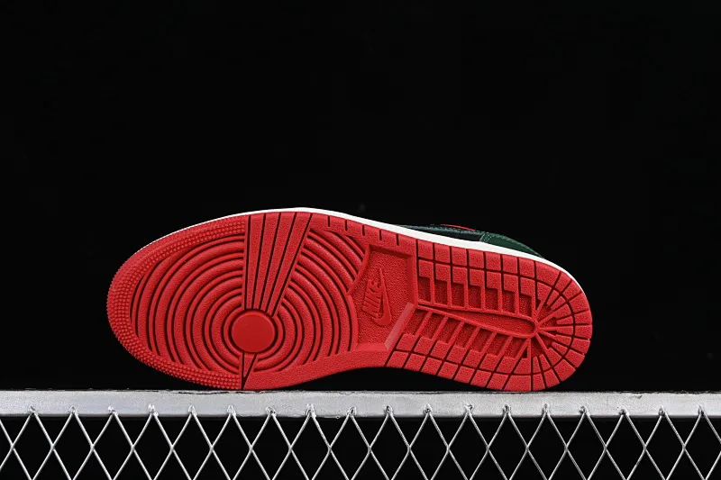 All categories Air Jordan Jordan series basketball shoes Air Jordan 1 Low Z version Air Jordan 1 Low AJ1 Joe 1 black and green color low-top cultural casual sneakers CZ0775-036